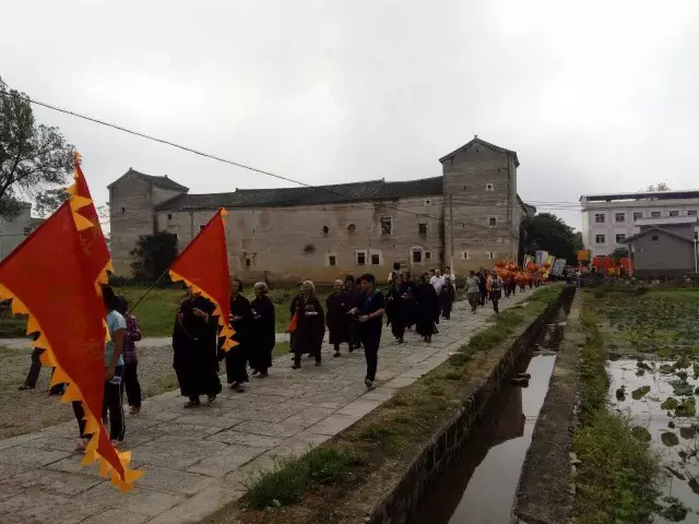 传统民俗“阿公岀行” 传统民俗“阿公岀行”
