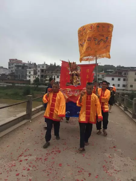 传统民俗“阿公岀行” 传统民俗“阿公岀行”