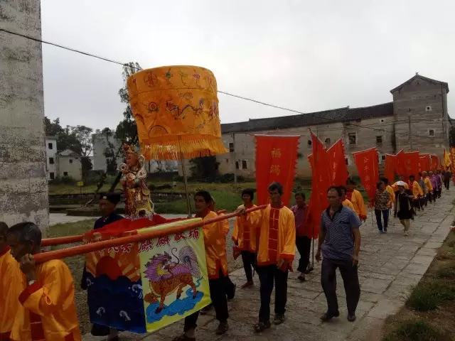 传统民俗“阿公岀行” 传统民俗“阿公岀行”