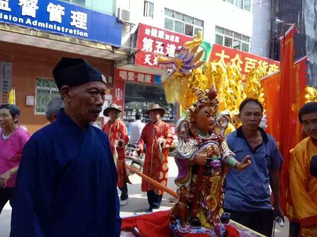 传统民俗“阿公岀行” 传统民俗“阿公岀行”
