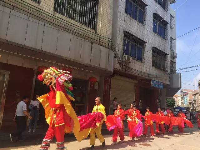 传统民俗“阿公岀行” 传统民俗“阿公岀行”