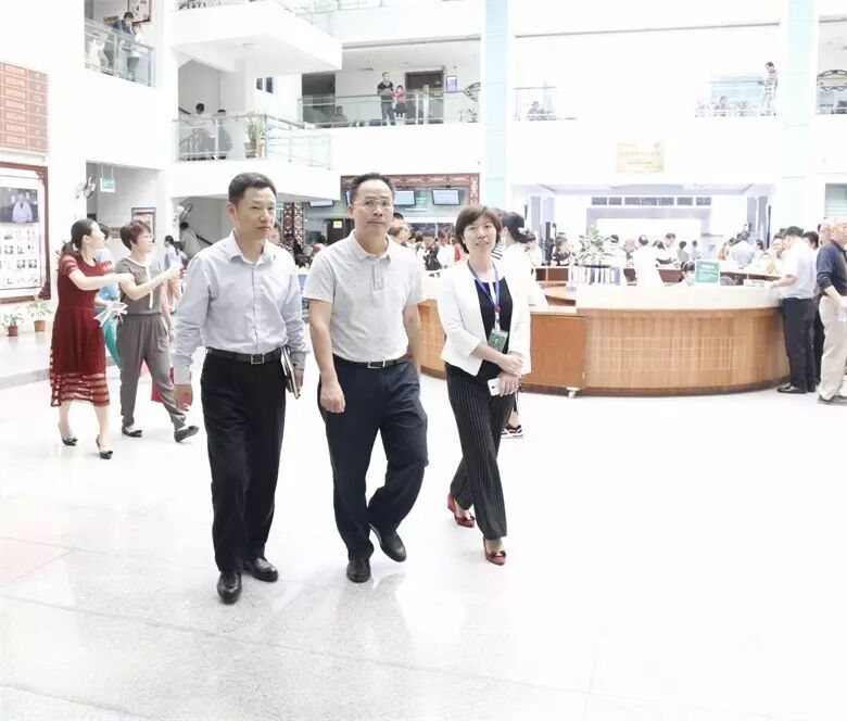 三亚市卫生和计划生育委员会主任王国平到三亚市中医院调研指导工作-怀孕期