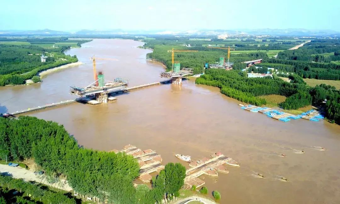 建起的国家级森林公园是迄今全国唯一在黄河冲积平原上堤,坝,闸,洞