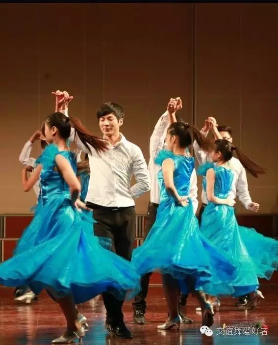 安师交谊舞协会欢迎小石榴的加入
