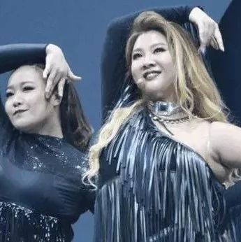 郑欣宜180斤 发福程度比张惠妹夸张,郑少秋坐在台下一脸愁眉