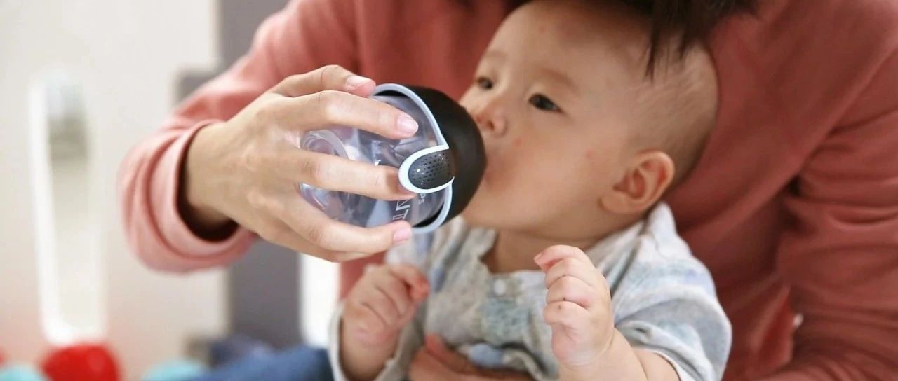 传统的断奶方式会比较残忍，4个方法给宝宝温柔的断奶