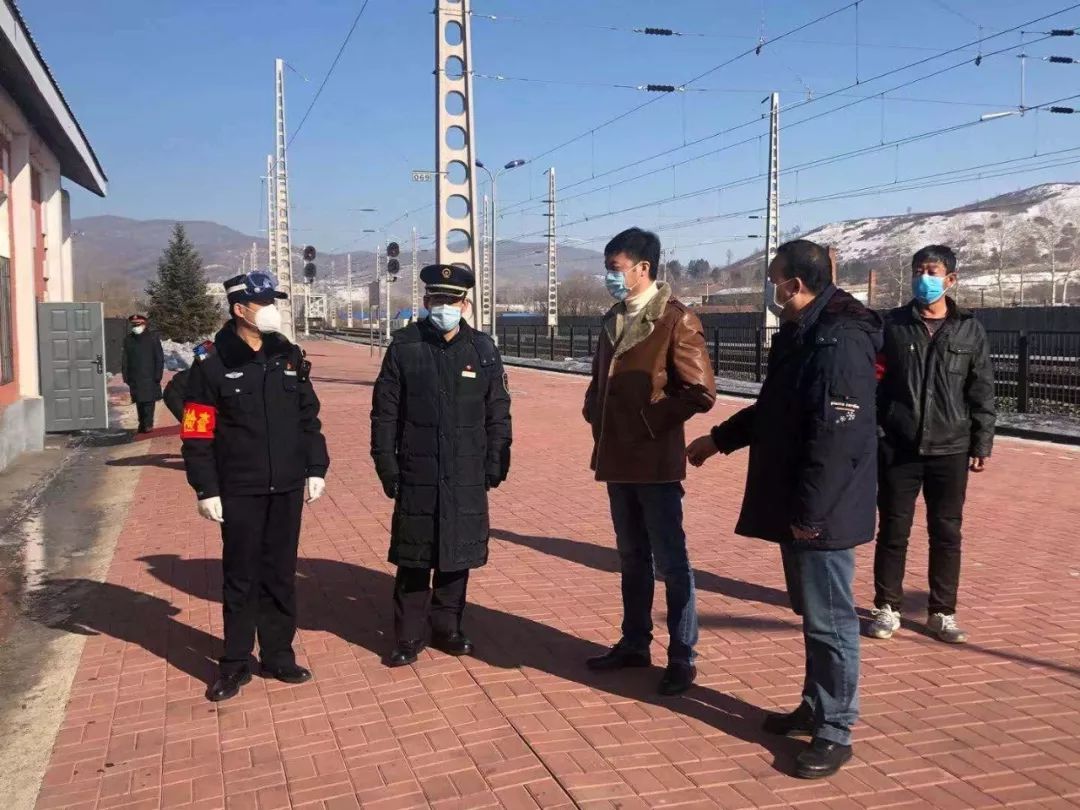 众志成城抗击疫情市委常委政法委书记迟君德深入巴林旅游区管理局督导