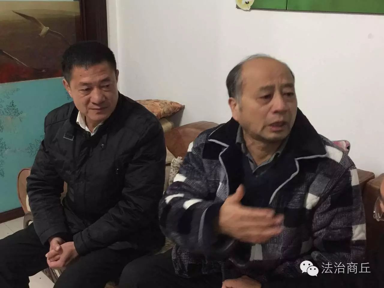 夏邑法官李伟:"双目失明了,我还想干完两个月再退休"