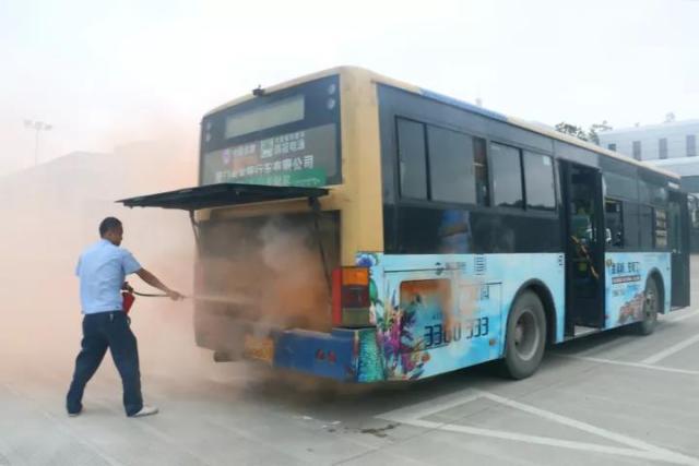 关注| 浙江公交车上居然发生了"恐怖袭击",咋回事?