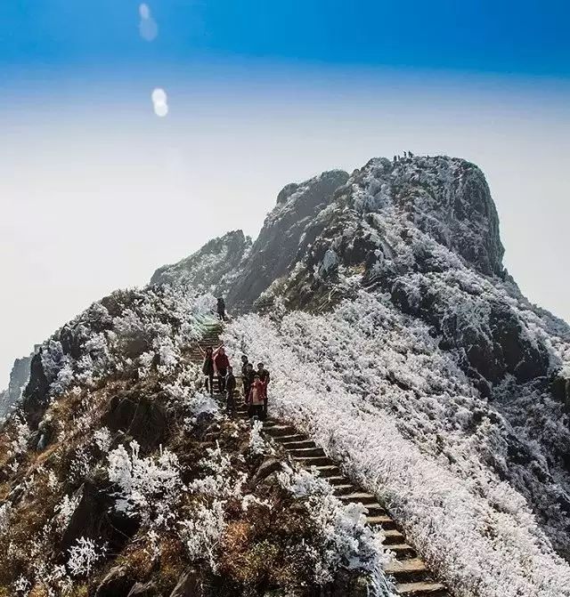 连山玻璃天梯金子山,雪谷木屋别墅,连南瑶族文化博物馆,二天游