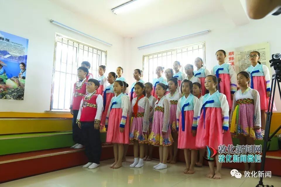 平安歌手_平安歌手代言平安_歌手平安照片