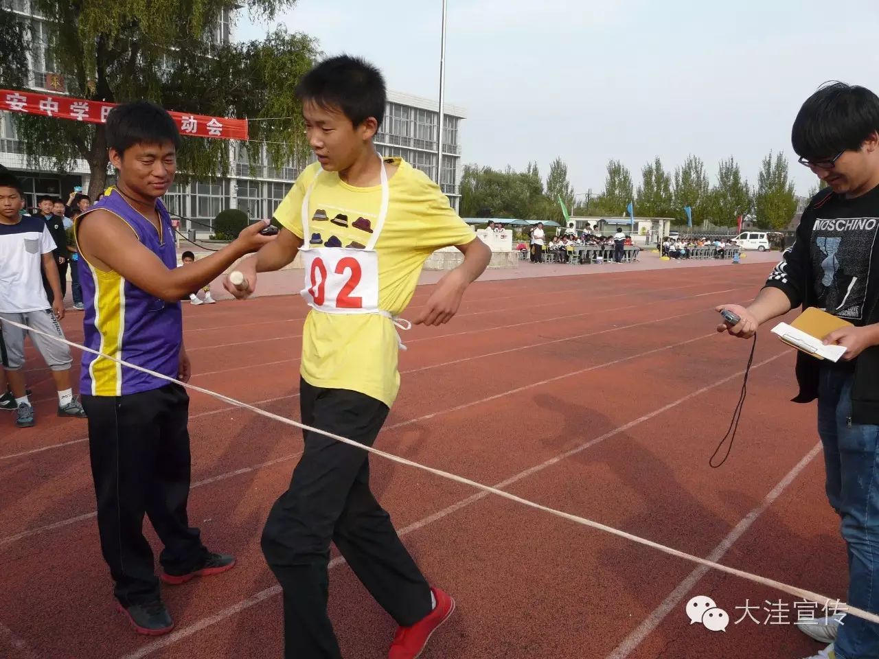 大洼东风学校