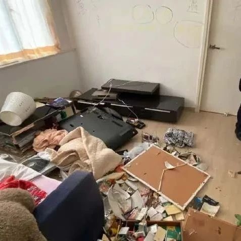 香港不孝青年威胁妈妈卖房给自己移民！