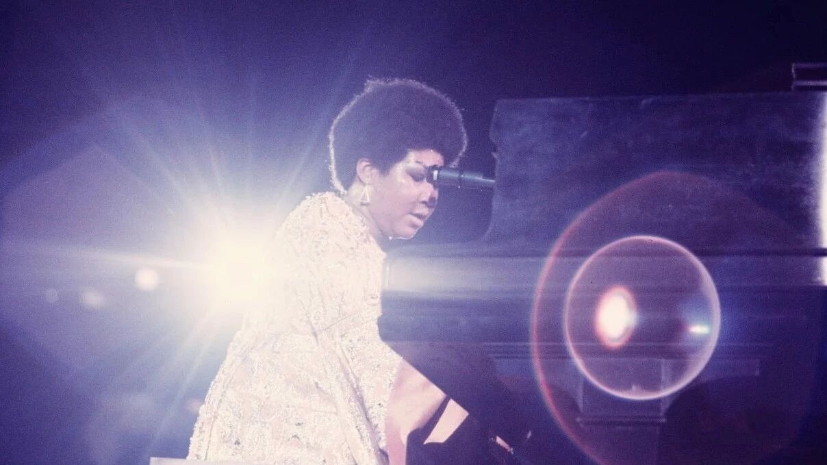 纪念灵歌天后Aretha Franklin – 美国一代流行文化的精神和灵魂