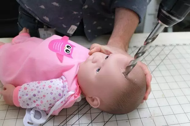 在外國,每生產(chǎn)一瓶白蘭地就要消耗一個(gè)嬰兒! 在外國,每生產(chǎn)一瓶白蘭地就要消耗一個(gè)嬰兒!