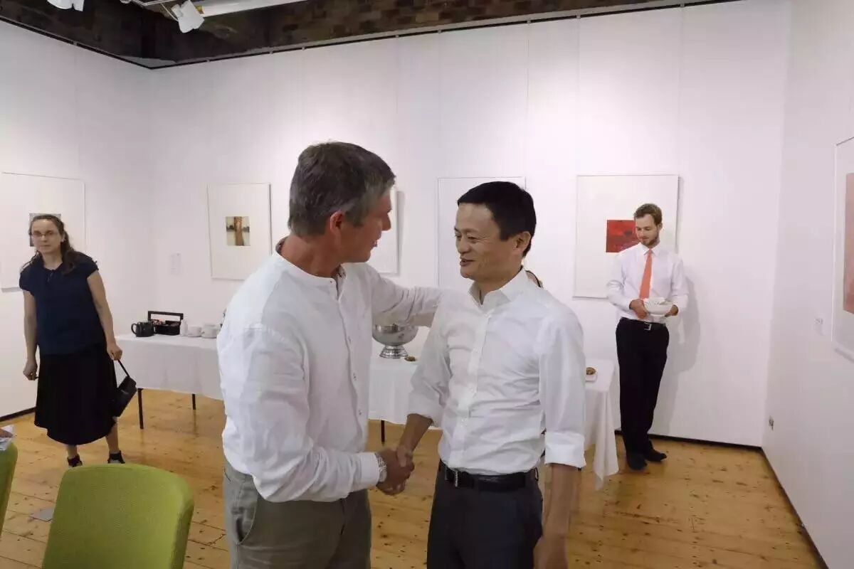 37年前，马云在西湖边的一段际遇，为他打开世界之窗