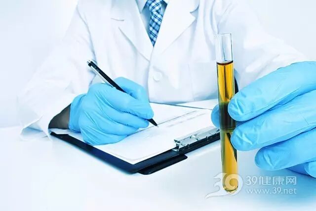 尿酸高只会痛风？高尿酸不但伤肾，还会导致高血压高血脂！