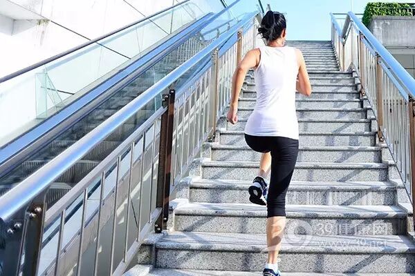 走楼梯还是坐电梯更健康？