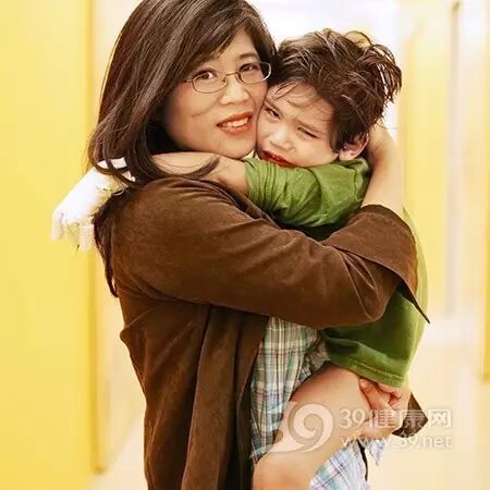 割包皮几岁最合适？寒假里不少家长会带男孩挤医院，竟然就为这件事…