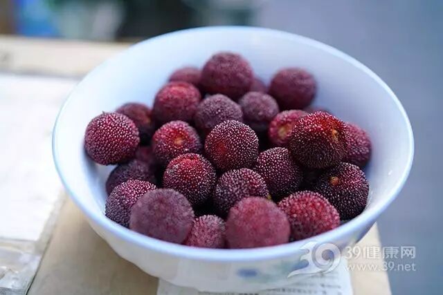 西瓜是健康食品吃多少都没事？你不知道的水果副作用