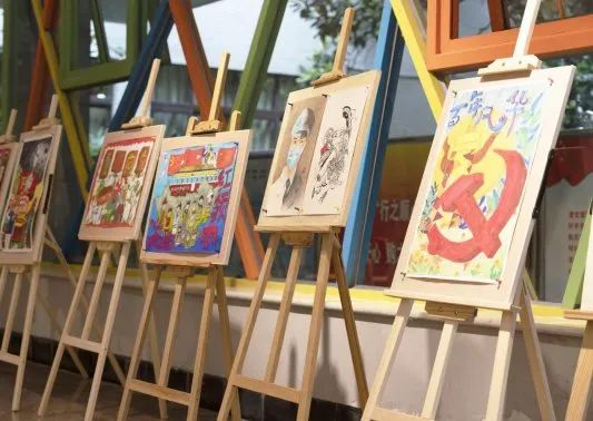 南明区举办庆祝建党100周年书法绘画摄影展