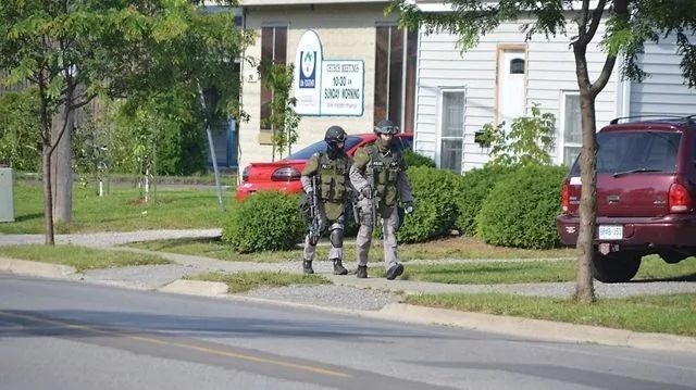 大瀑布突发恶性枪击事件，多人中枪！武装警察出动，现场视频曝光！