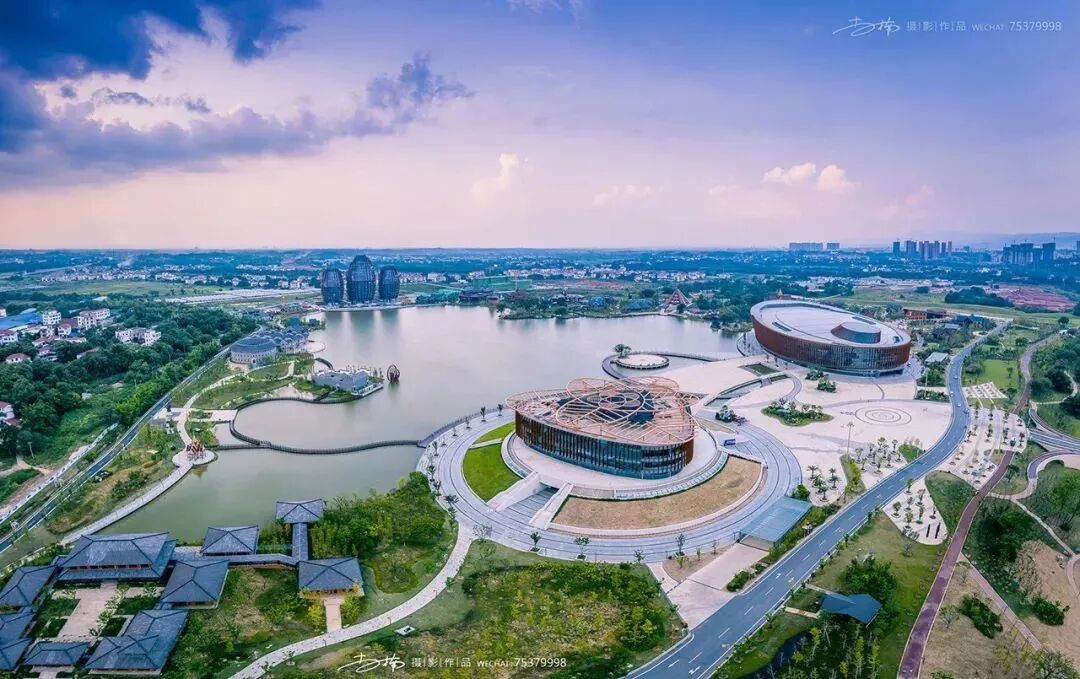 江西南康区家具协会调研组走访家具市场_21