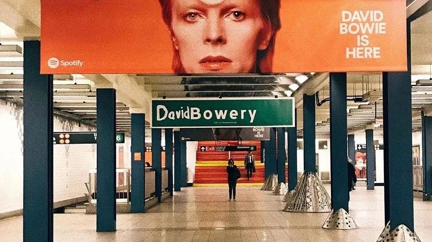 被David Bowie攻占的纽约地铁站,还提供前往火星的车票