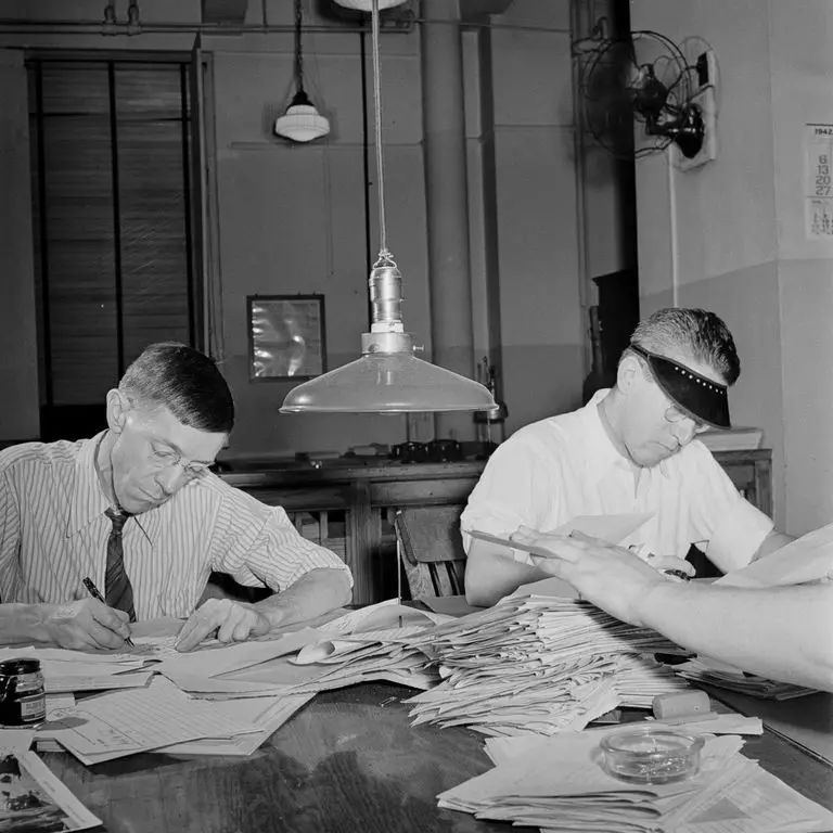 1942年，人们是如何手工制作一份《纽约时报》的？｜世界的美意 - 8