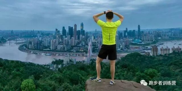 你认识一个叫伟哥的跑步湿人吗？