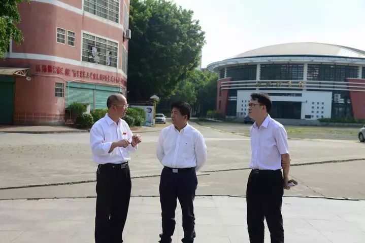 县委常委,宣传部长陈剑宾带队到我校调研