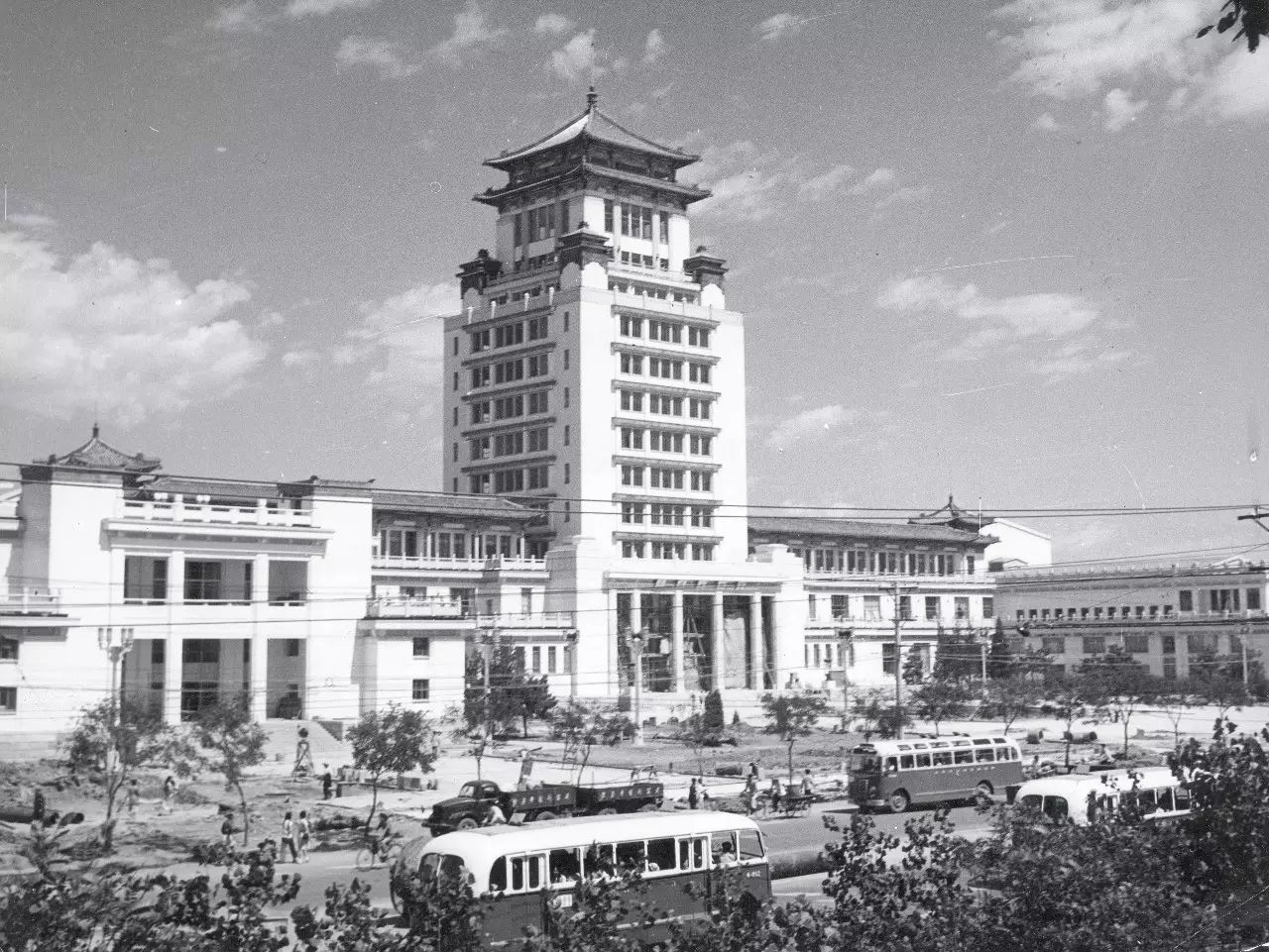 1959年9月,新落成的北京"十大建筑"之一——民族文化宫