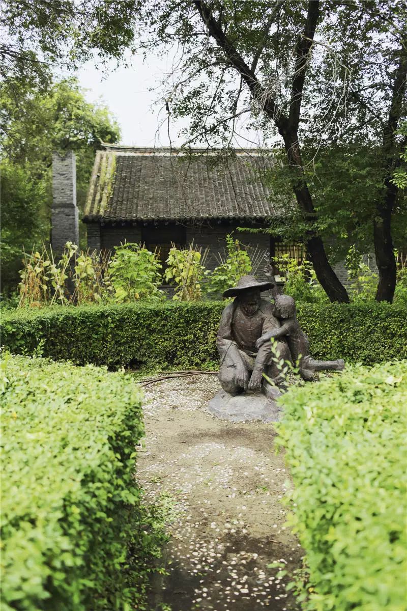 呼兰萧红故居的"后花园"(黄宇 摄)寻访发现,将近一个世纪过去,和萧红