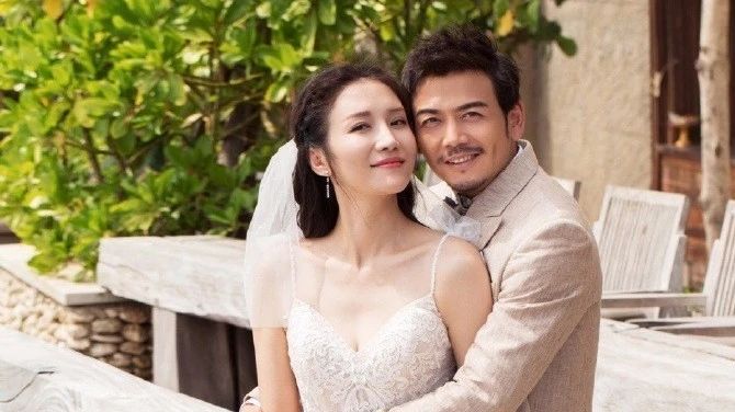 杨烁今日补办婚礼,原来他老婆是......