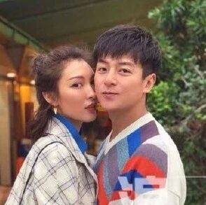 朱雨辰恋情公开,女友晒亲密合照