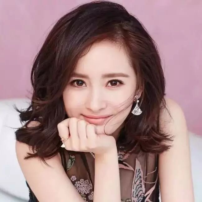 杨幂竟然这样庆生?贺军翔女儿正面照首曝光!