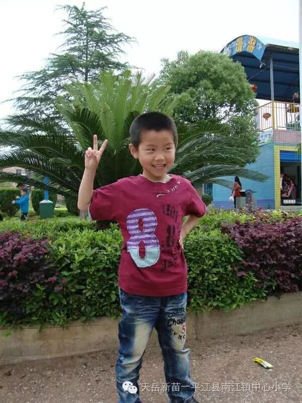 可爱的小白兔81班王子鸣