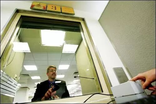 赴美國(guó)生孩子能取得美國(guó)護(hù)照嗎_美國(guó)生的孩子換護(hù)照_美國(guó)出生可以申請(qǐng)?jiān)袊?guó)護(hù)照嗎