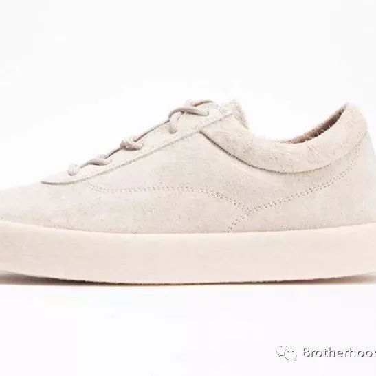 Kanye West“Chalk Thick Shaggy Suede Crepe Sneaker”美图释出!