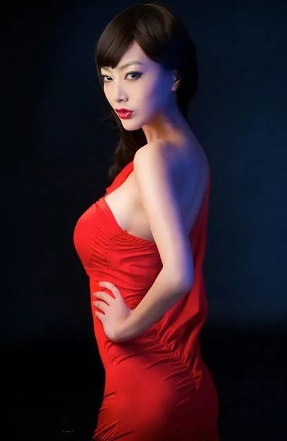 2012年饰演电影《一路向西》,主演小思电影杰克奥特曼大电影图片