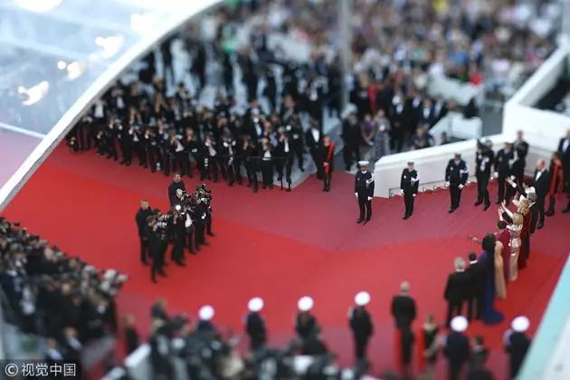本次戛纳电影节,张震在出席《首映》的燃烧礼红毯时,身着lanvin2018世界票房电影v世界图片