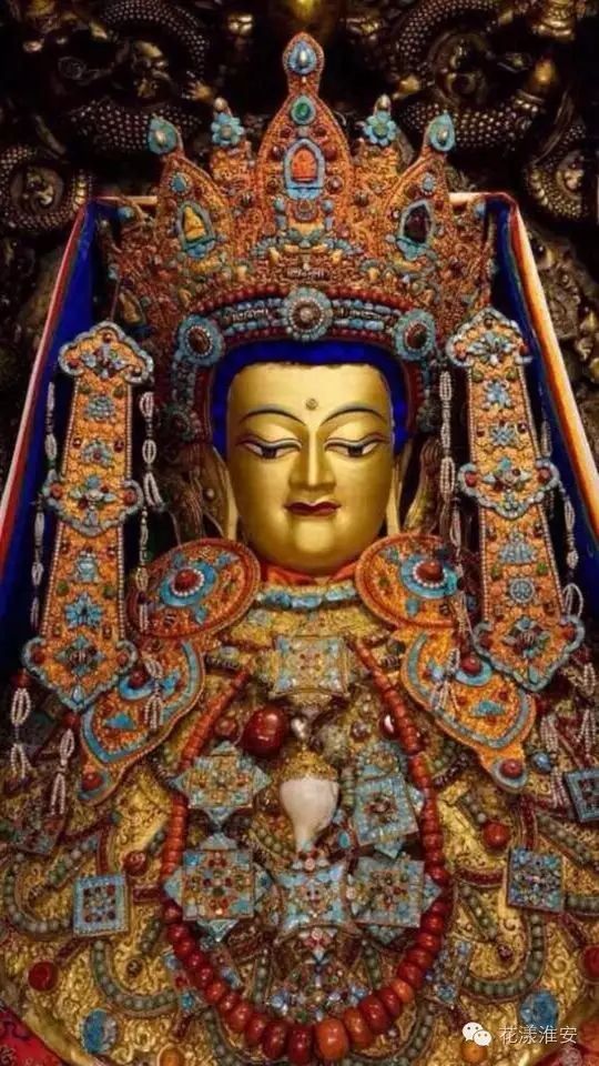 后世不断供奉装饰的释迦摩尼12岁等身佛像,藏地和藏传佛教最珍贵的