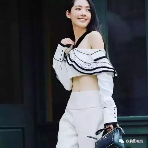美过杨颖的混血女孩,凭一个广告走红全国,被郭敬明捧为一线女星