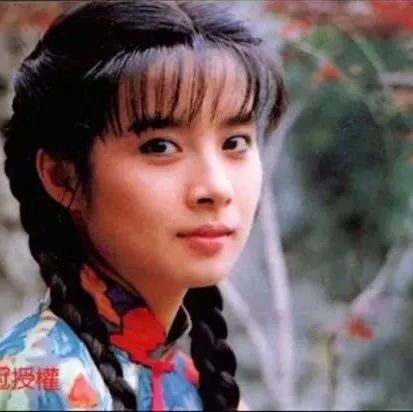 高胜美一首《青青河边草》100人听99人醉!