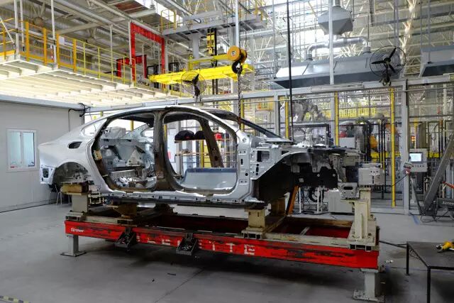 沃尔沃什么国家_沃尔沃汽车属于哪个国家_沃尔沃是哪个国家的