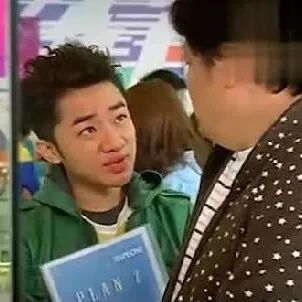 王祖蓝卖手机,冧到D甩粒佬有嗮反应