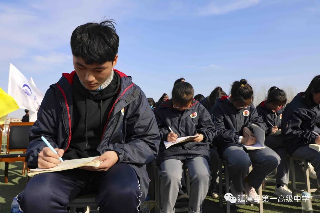 韩威东老师的激情演讲将助推高三学子更加轻松地对待六月高考,同时也