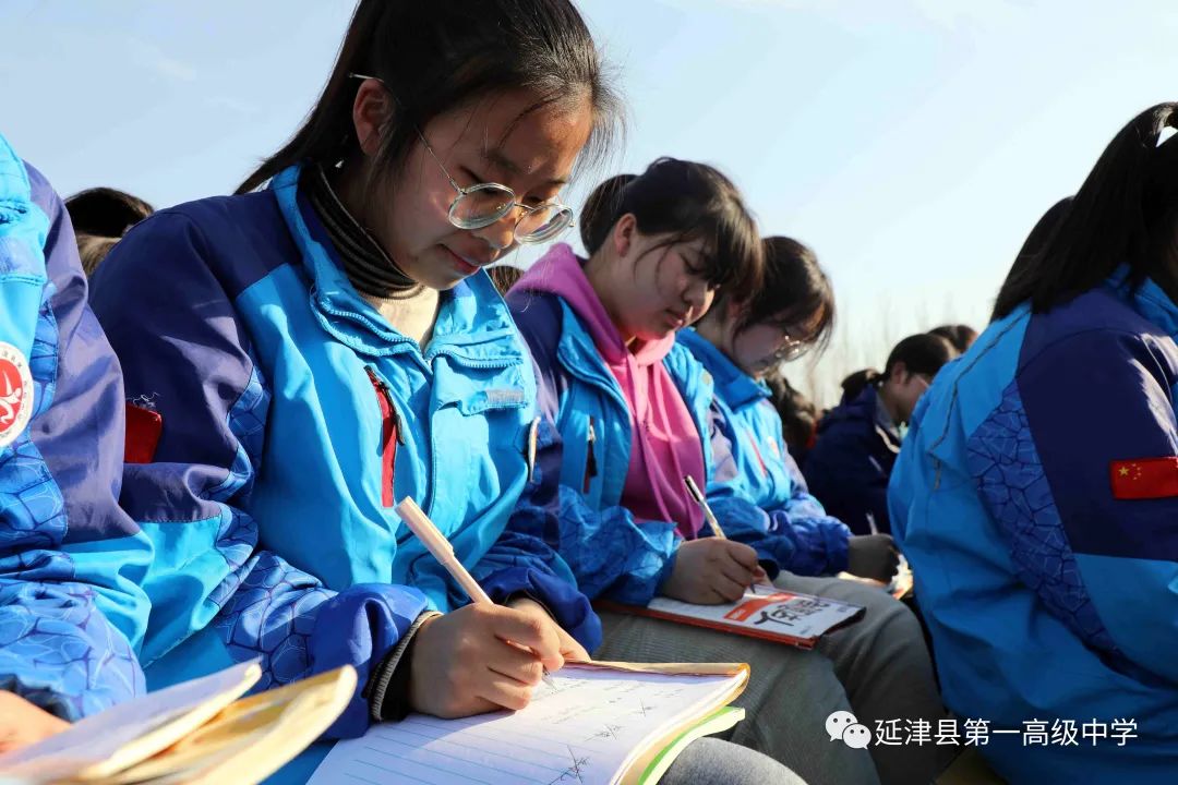 韩威东老师的激情演讲将助推高三学子更加轻松地对待六月高考,同时也