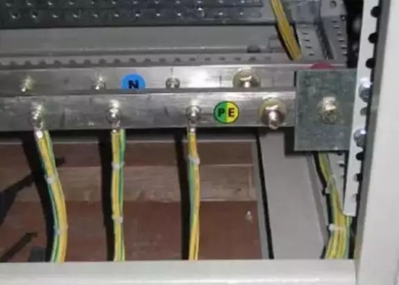 接线柜接线_控制柜接线工艺要求_控制柜接线