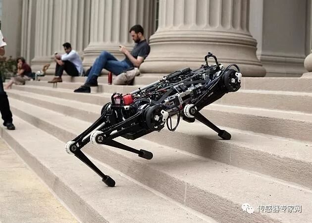 mit造新型猎豹机器人:基于传感器和新算法 可在黑暗中自如穿行